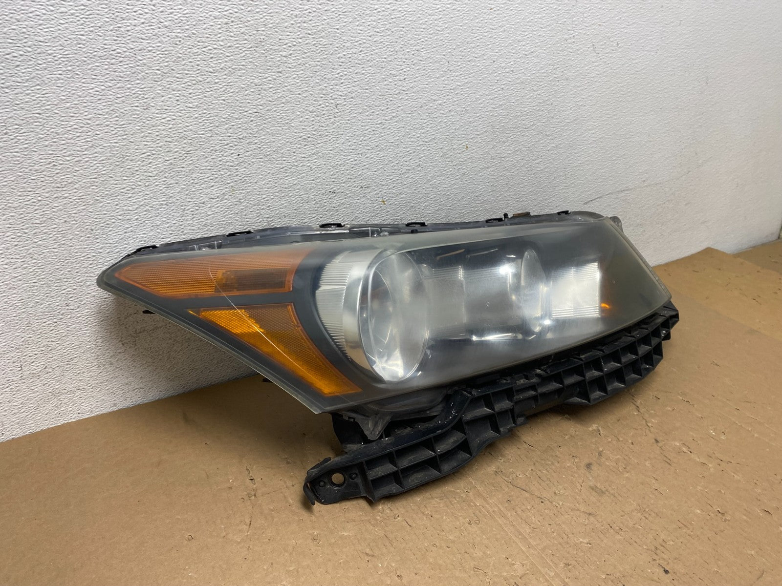 2008 to 2012 Honda Accord Sedan Right Passenger RH Headlight AD8071 DW2