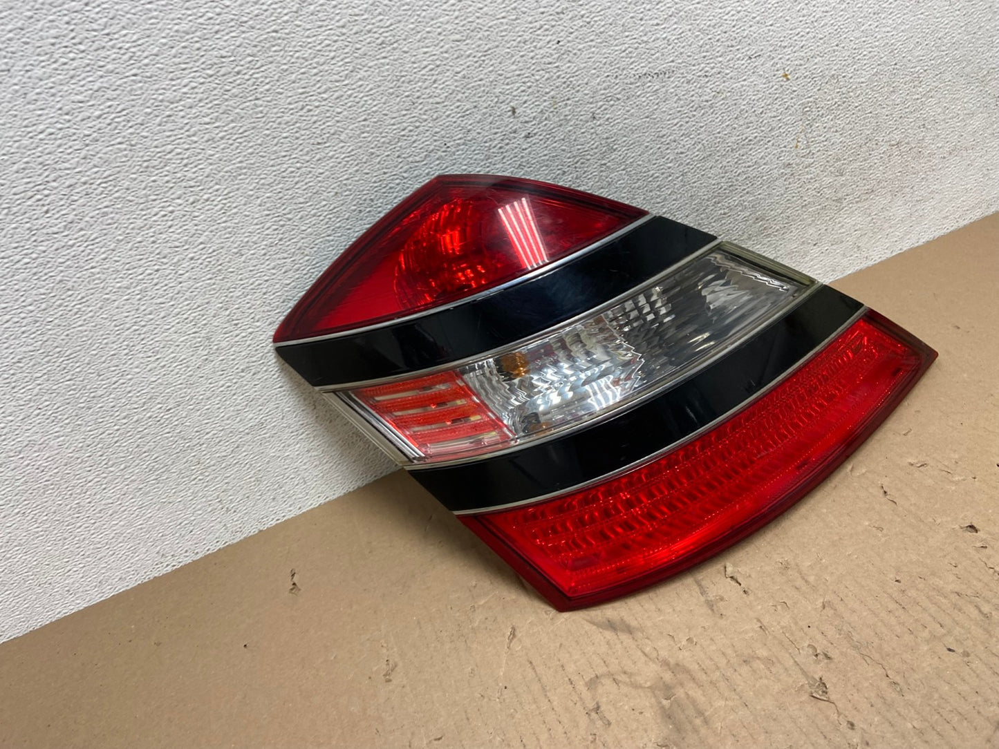 2007 - 2009 Mercedes-Benz S-Class Tail Light Left Driver LH Side AE7341 LK2