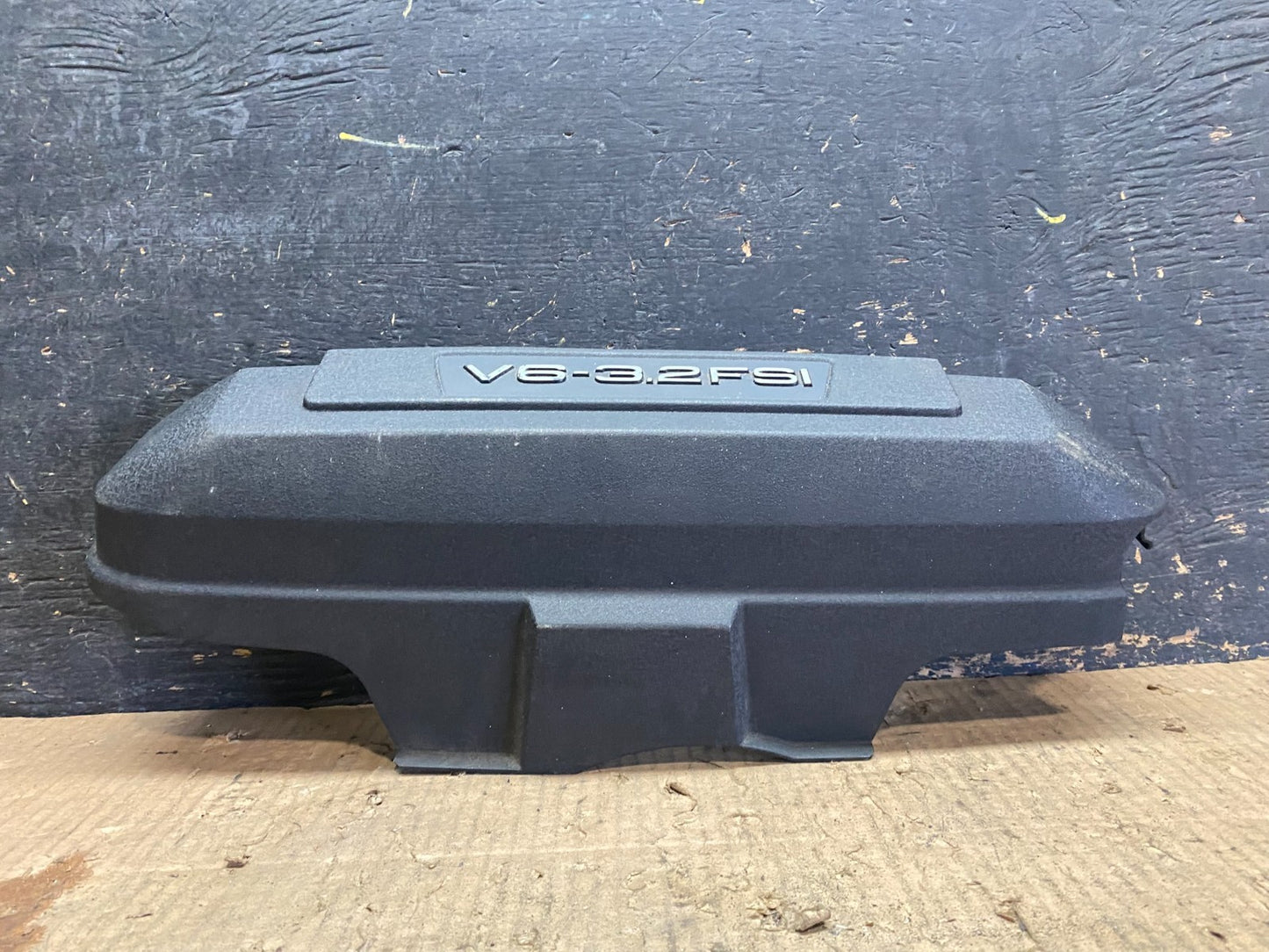 2008 to 2008 Audi  A6 3.2L Engine Motor Cover OEM Y6349 DG3