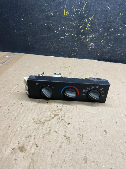 2001 - 2007 GMC Chevrolet Astro Express Climate Control A/C AB5382  DG0