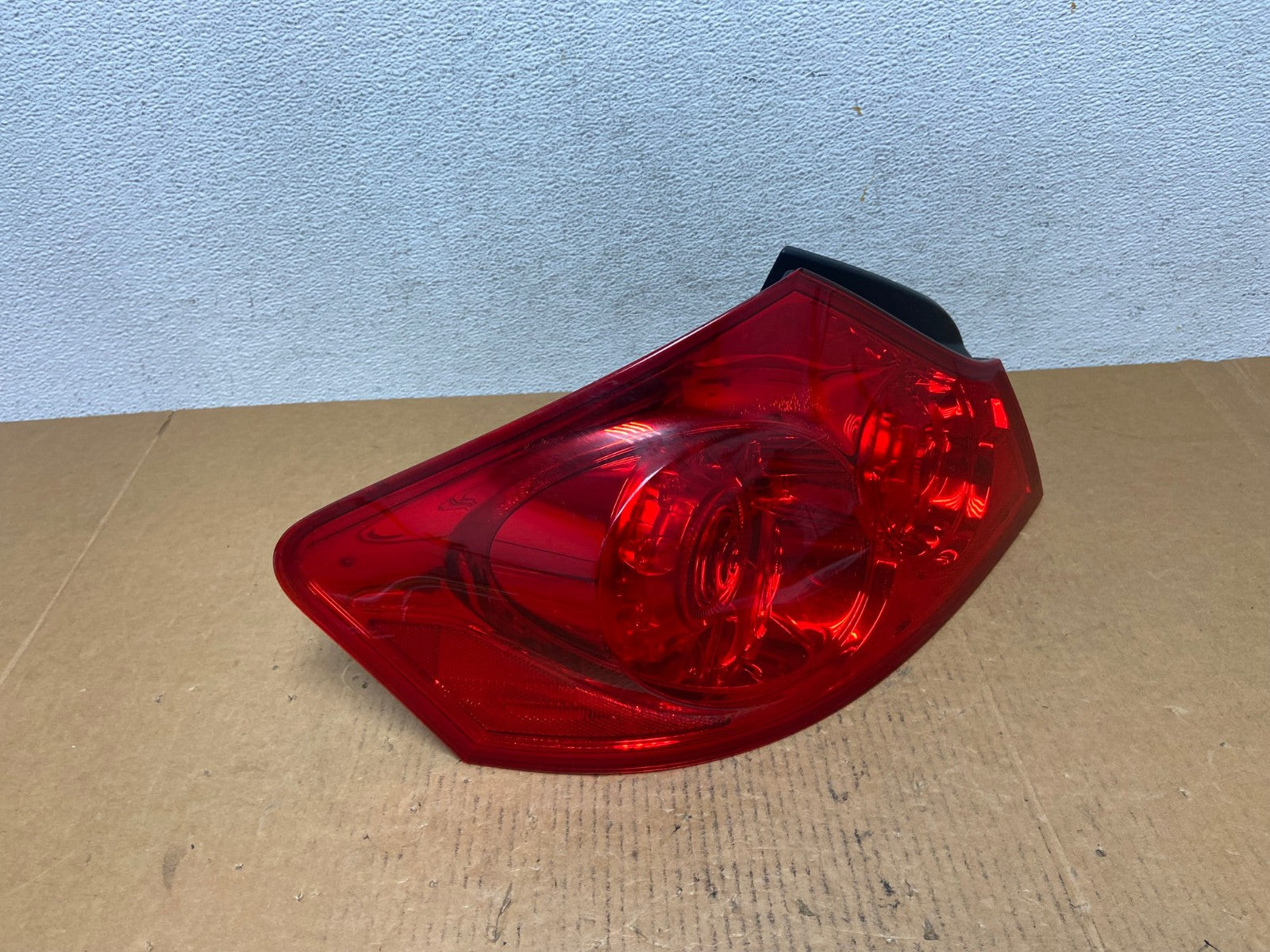 2007 to 2013 Infiniti G35 G37 Sedan Left Driver LH Side Tail Light AE0665 LK2