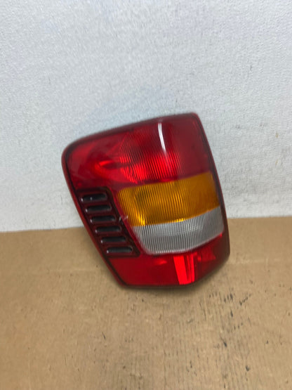 1999 - 2004 Jeep Grand Cherokee WJ Left Driver Lh Tail Light AD14714 LK2