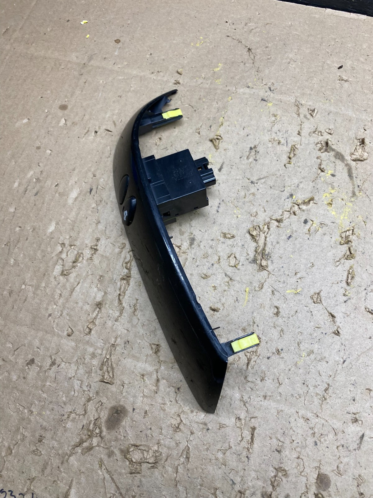 2004 to 2010 Toyota Sienna Switch Key Light Indicator Bezel Trim u5390 DG1