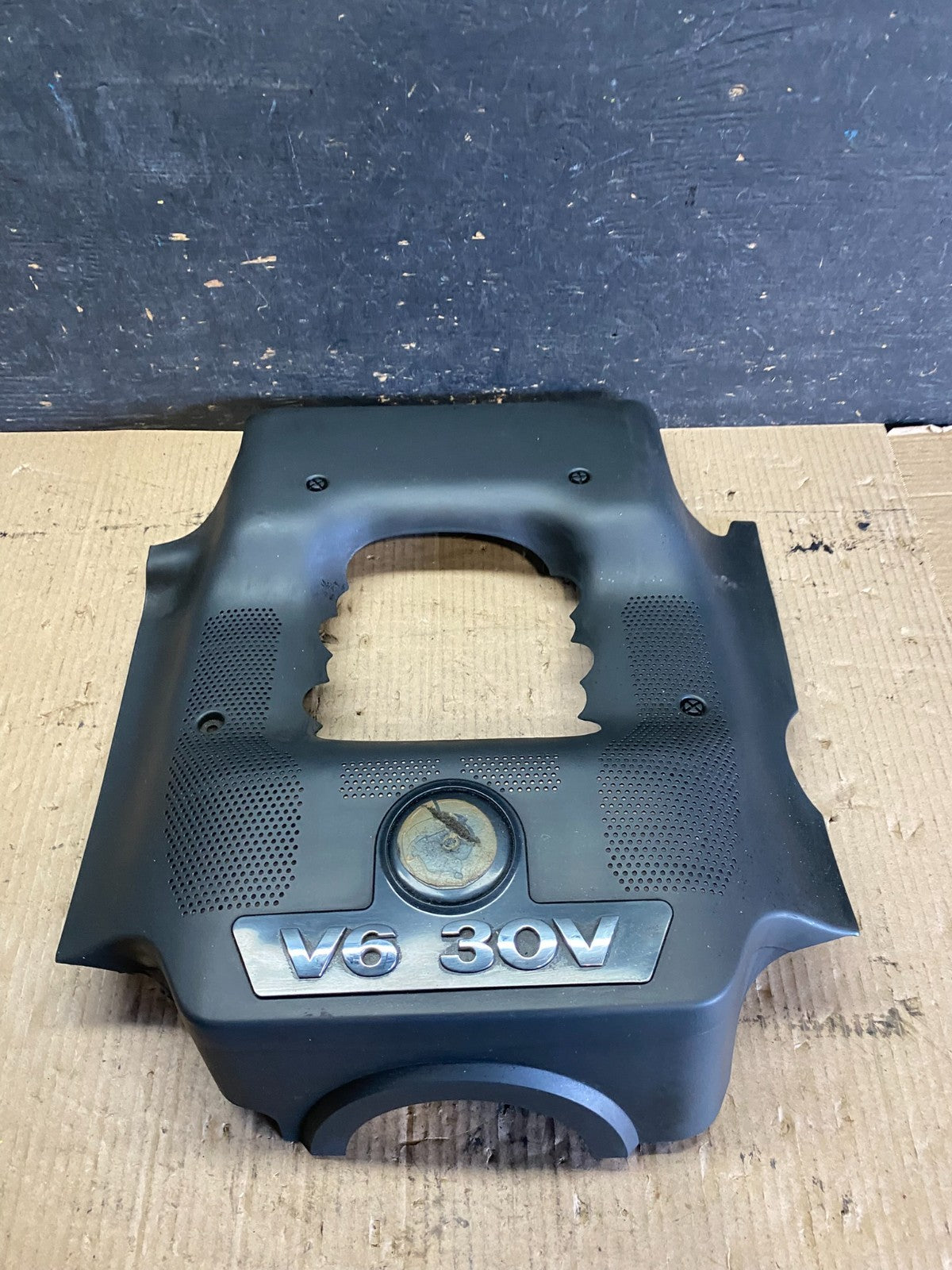 2001 to 2005 Volkswagen Passat 2.8 Turbo Engine Motor Cover Q3250 DG0