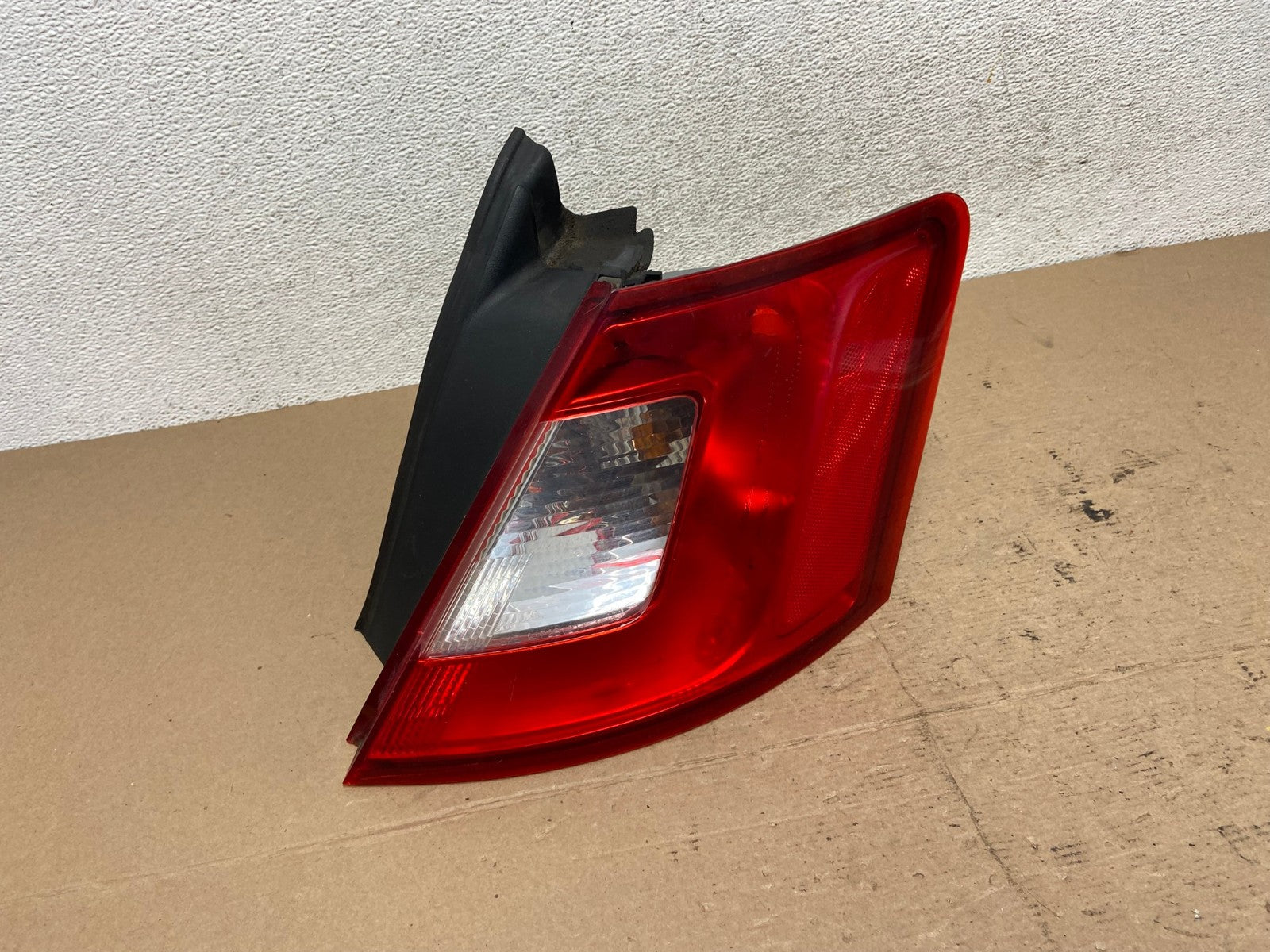 2010 to 2012 Ford Taurus Right Passenger Rh Side Tail Light AF4766 LK0