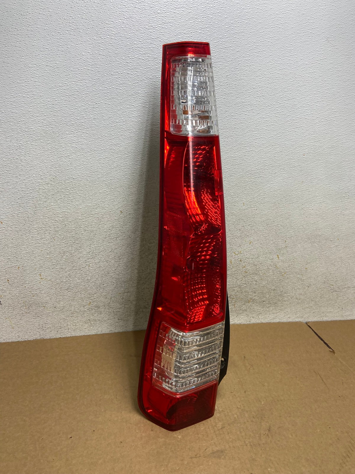 2005 to 2006 Honda Cr-v Crv Left Driver LH Tail Light AI2641 LK2