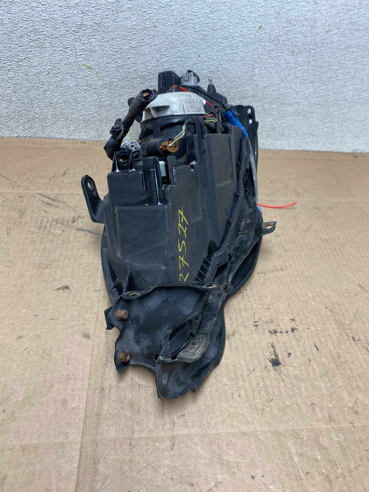 2006 to 2007 Subaru Legacy Right Passenger RH Side Black Headlight R7527 DW11