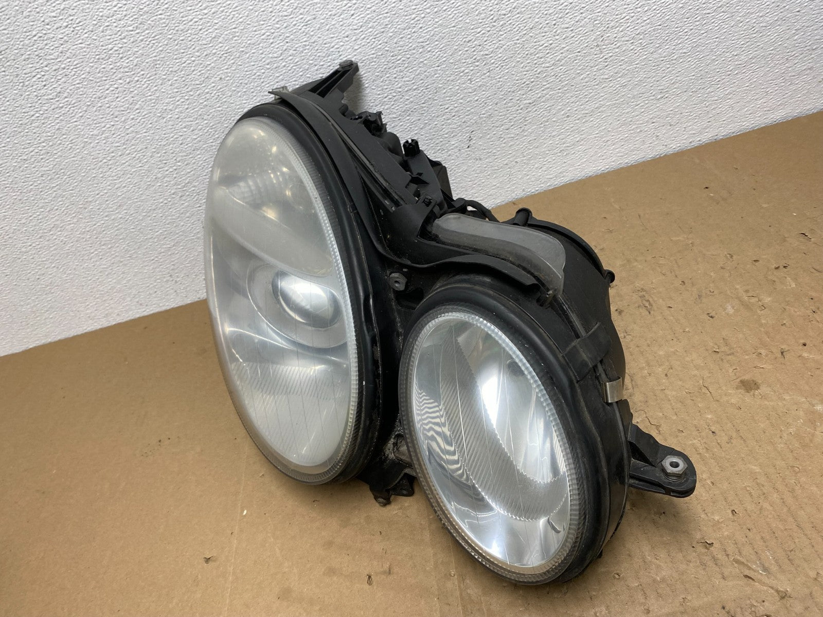 2003-2006 Mercedes E E320 E350 Class Right Passenger Halogen Headlight AB6955 DW1