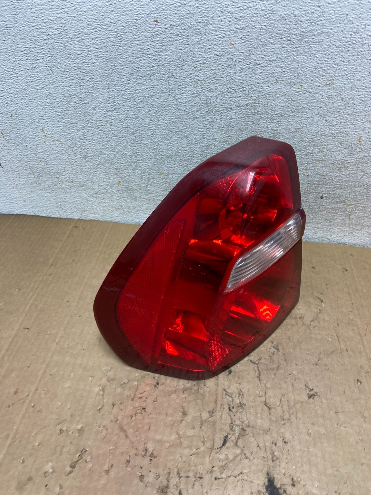 2004 to 2008 Chevrolet Malibu Left Driver Lh Side Tail Light AI9320 LK2