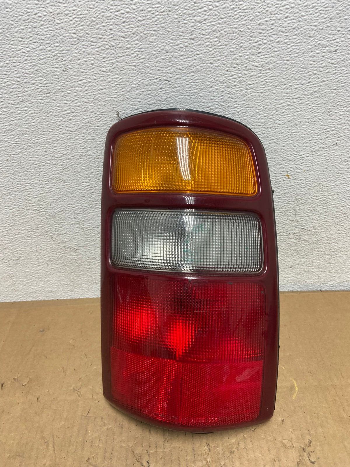 2000 - 2006 Chevrolet Suburban Tahoe Yukon Right Passenger Tail Light AD1003 LK0