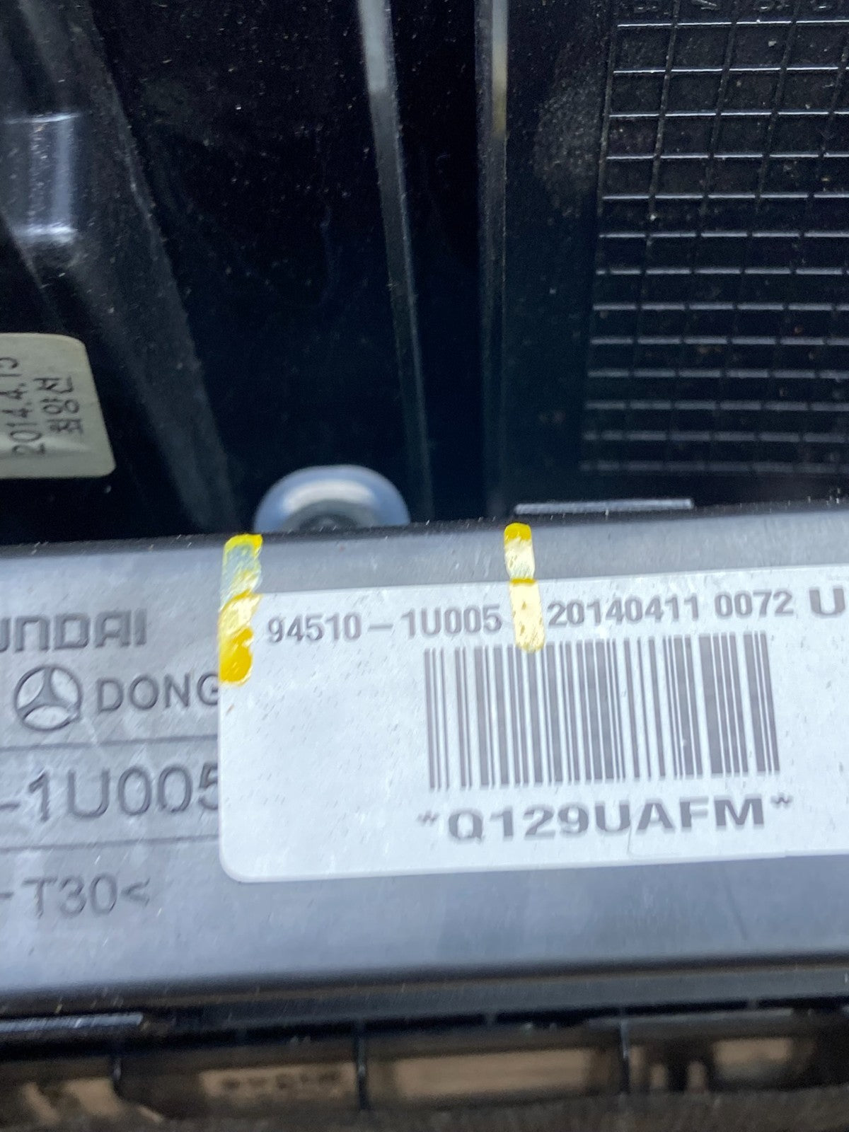 2014 2015 Kia Sorento Center Radio Climate Control Clock Trim Heat Seat W1719 DG5