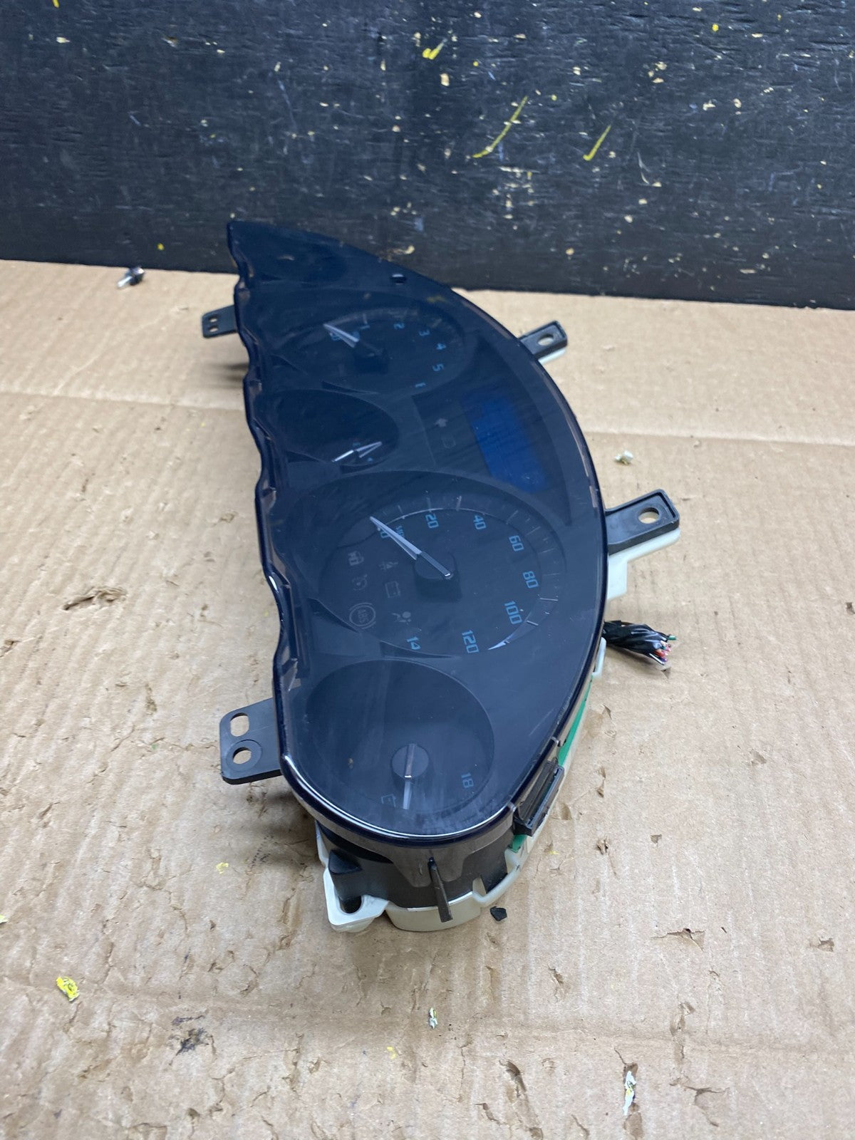 2008 to 2012 Buick Enclave Instrument Gauge Cluster Speedometer v1433 DG2