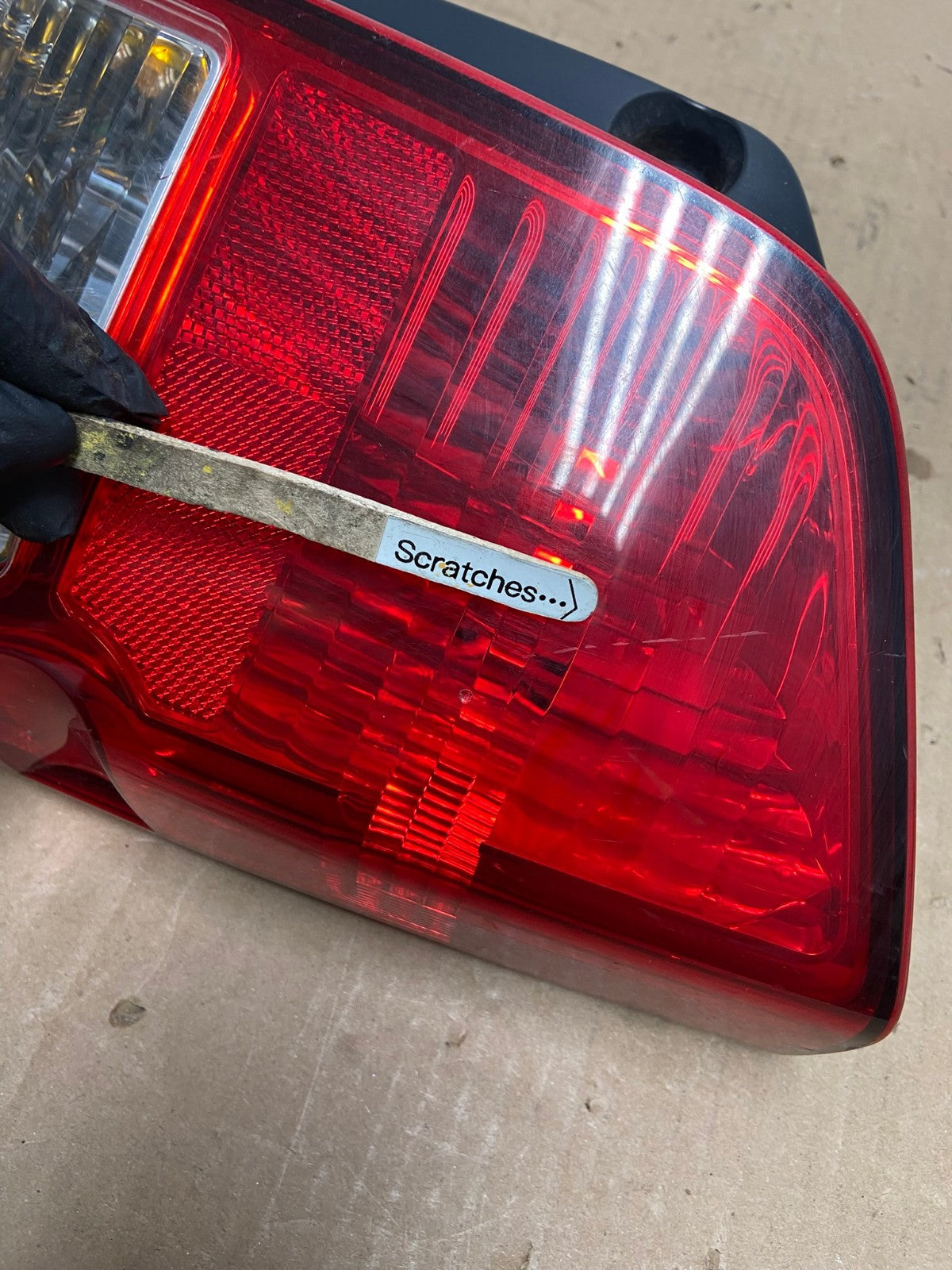 2005 to 2012 Nissan Pathfinder Right Passenger RH Side Tail Light Oem AB6931 LK3