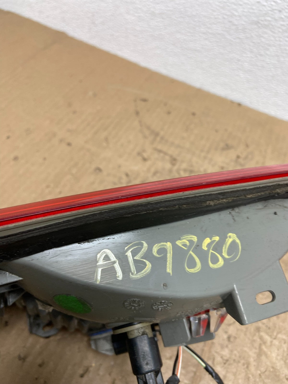 2011-2013 Jeep Grand Cherokee Right Passenger Rh Inner Tail Light Oem AB9880 DW6