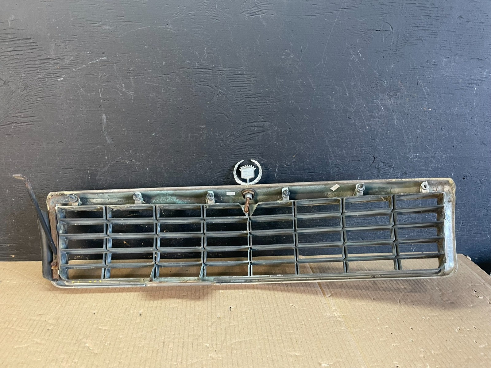 1992 to 1994 Cadillac Eldorado Front Grill Grille AE37163