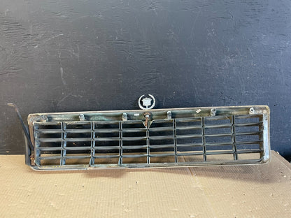 1992 to 1994 Cadillac Eldorado Front Grill Grille AE37163