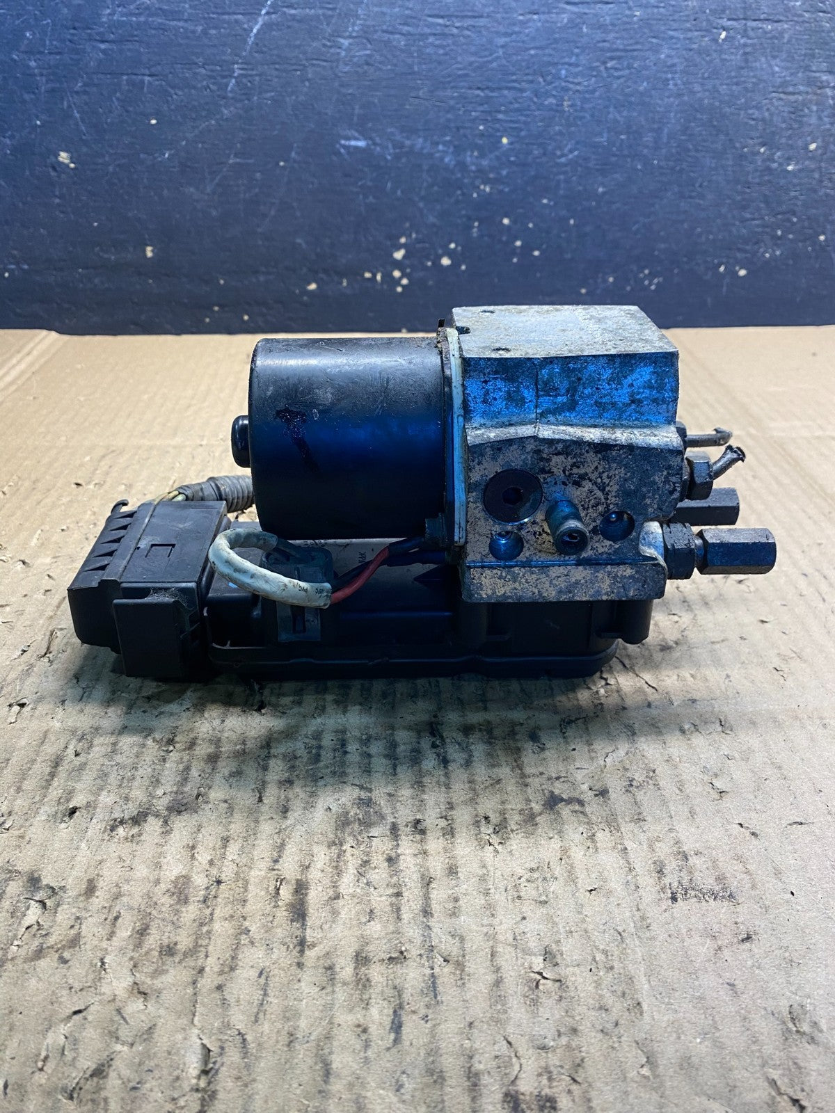 2003 2007 Ford E250 E350 Anti-Lock ABS Antilock Brake Pump AB3509 DG2