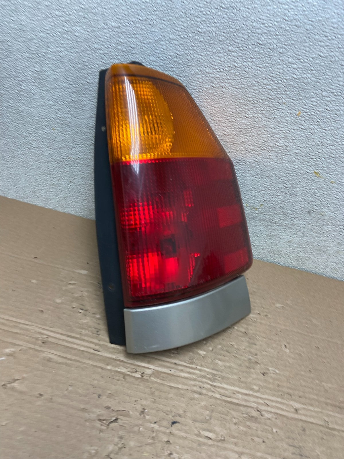 2002-2009 GMC Envoy Right Passenger RH Side Tail Light AB1175 LK2