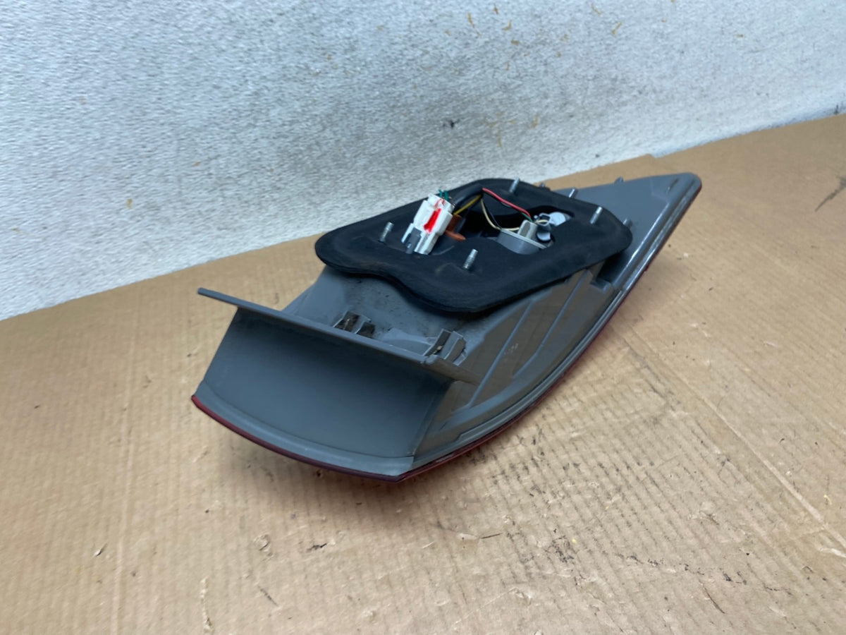 2009 to 2010 Hyundai Sonata Right Passenger Side Tail Light AI6589 LK4