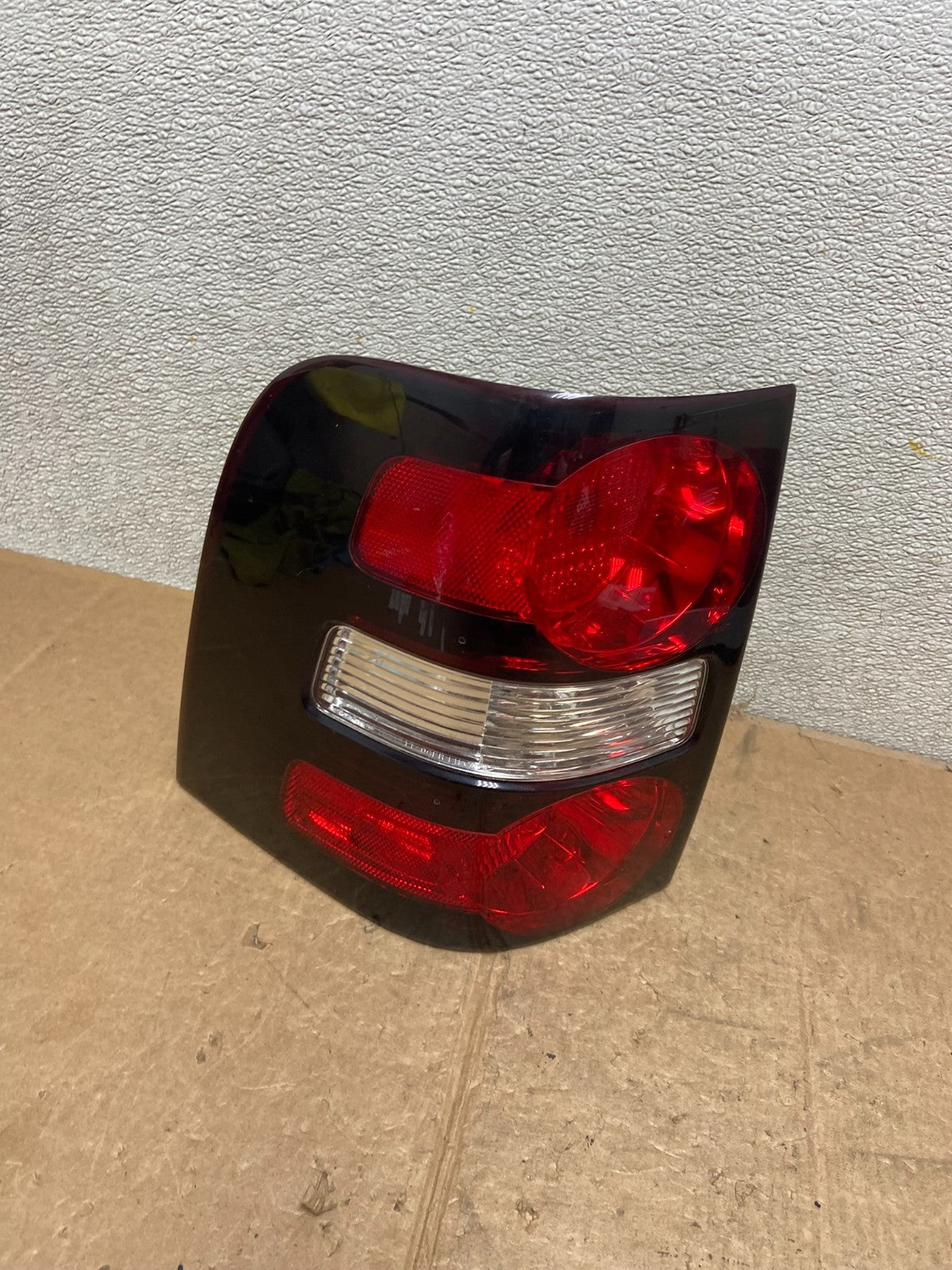 2006 to 2010 Ford Explorer Left Driver Lh Side Tail light OEM AA2569 GD0