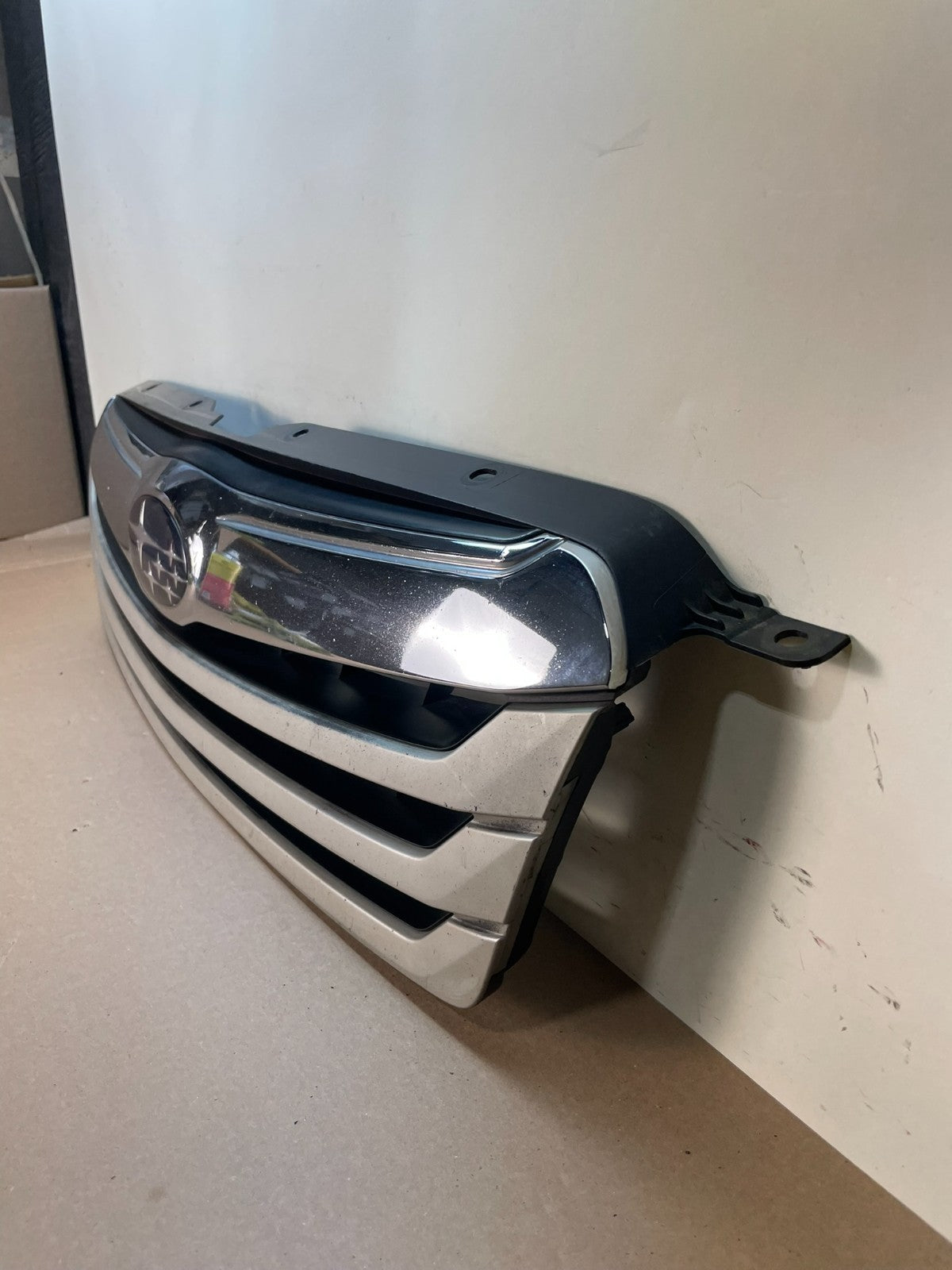2010 to 2012 Subaru Legacy Outback Wagon Front Grill Grille AI8617 DG1