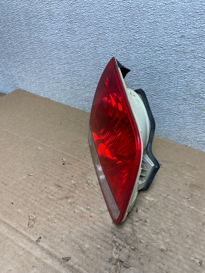 2004-2007 Volkswagen Touareg Lh Driver Left Side Inner Tail Light Oem AB4704 LK1