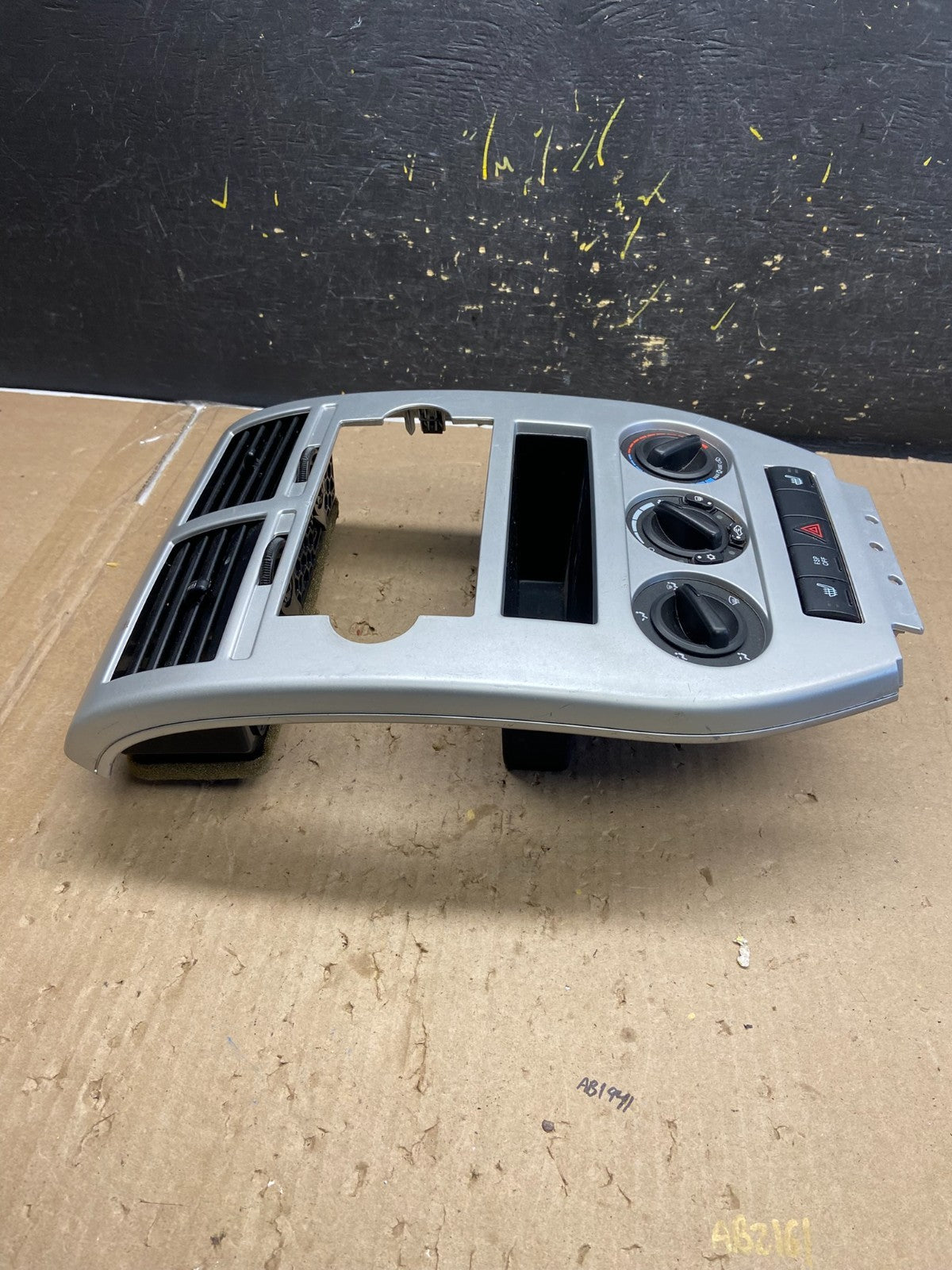 2007 to 2009 Dodge Caliber Dash Radio Center Bezel Climate Dash OEM AB5391 DG1