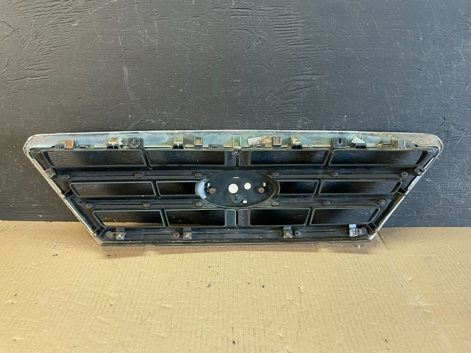 2007 to 2008 Kia Sorento Front Upper Grill Grille AE3635 DG3