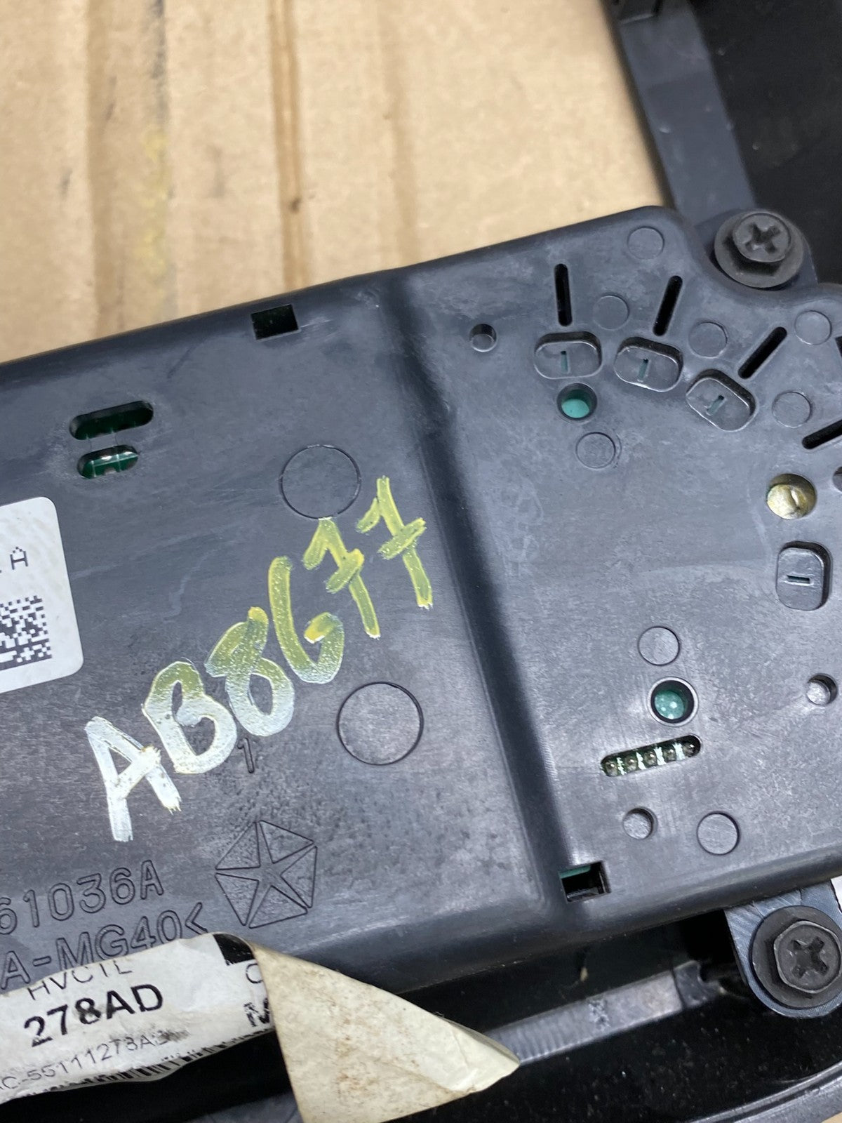 2011 to 2017 Jeep Compass Dash Climate Temperature Control Radio Bezel AB8677 DG6