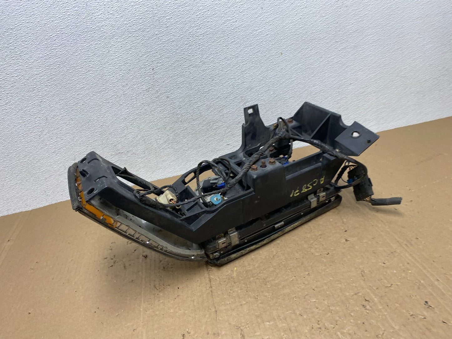 1994 1995 1996 Cadillac Deville Left Driver LH Headlight + Turn Signal AC5871 DW7