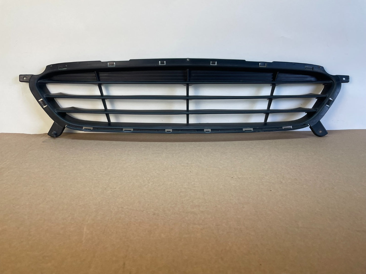 2012 to 2014 Hyundai Accent Front Bumper Lower Center Grille AG3015 DG0