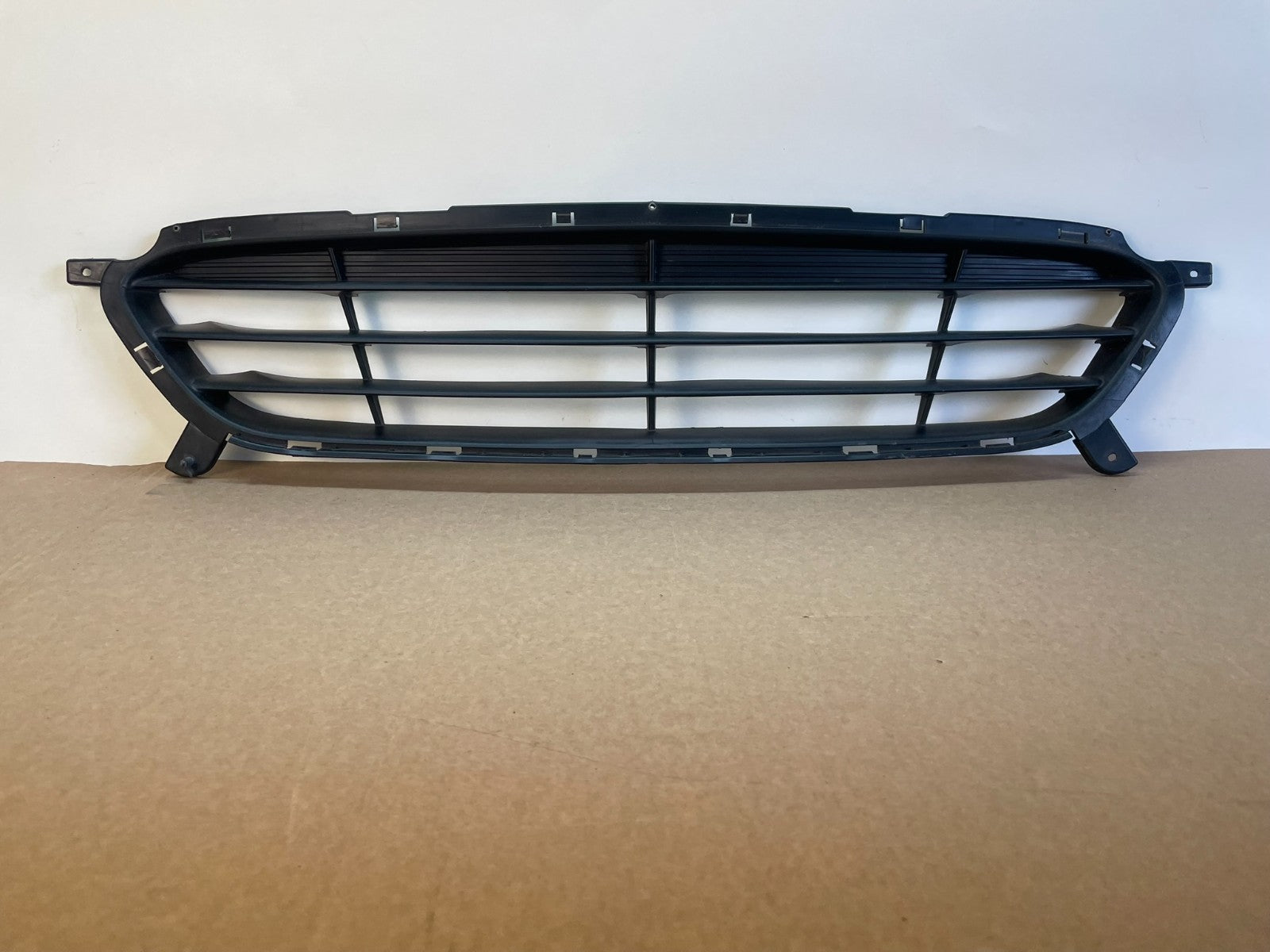 2012 to 2014 Hyundai Accent Front Bumper Lower Center Grille AG3015 DG0