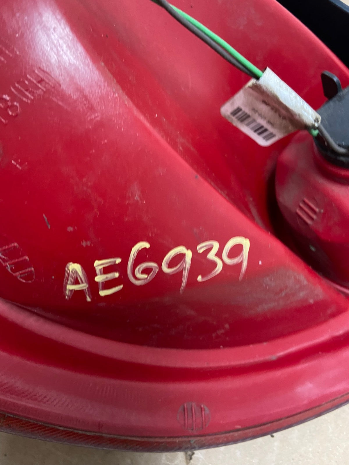 2005-2010 Pontiac G6 Sedan Right Passenger Side Tail Light AE6939 LK6