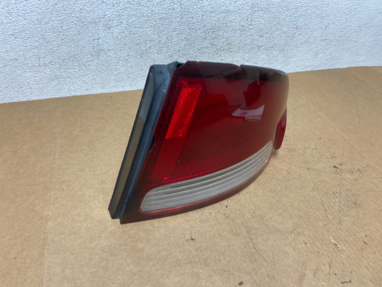 2000 2001 2002 2003 Nissan Sentra Right Passenger Side Tail Light AE3020 LK2