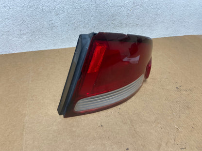 2000 2001 2002 2003 Nissan Sentra Right Passenger Side Tail Light AE3020 LK2