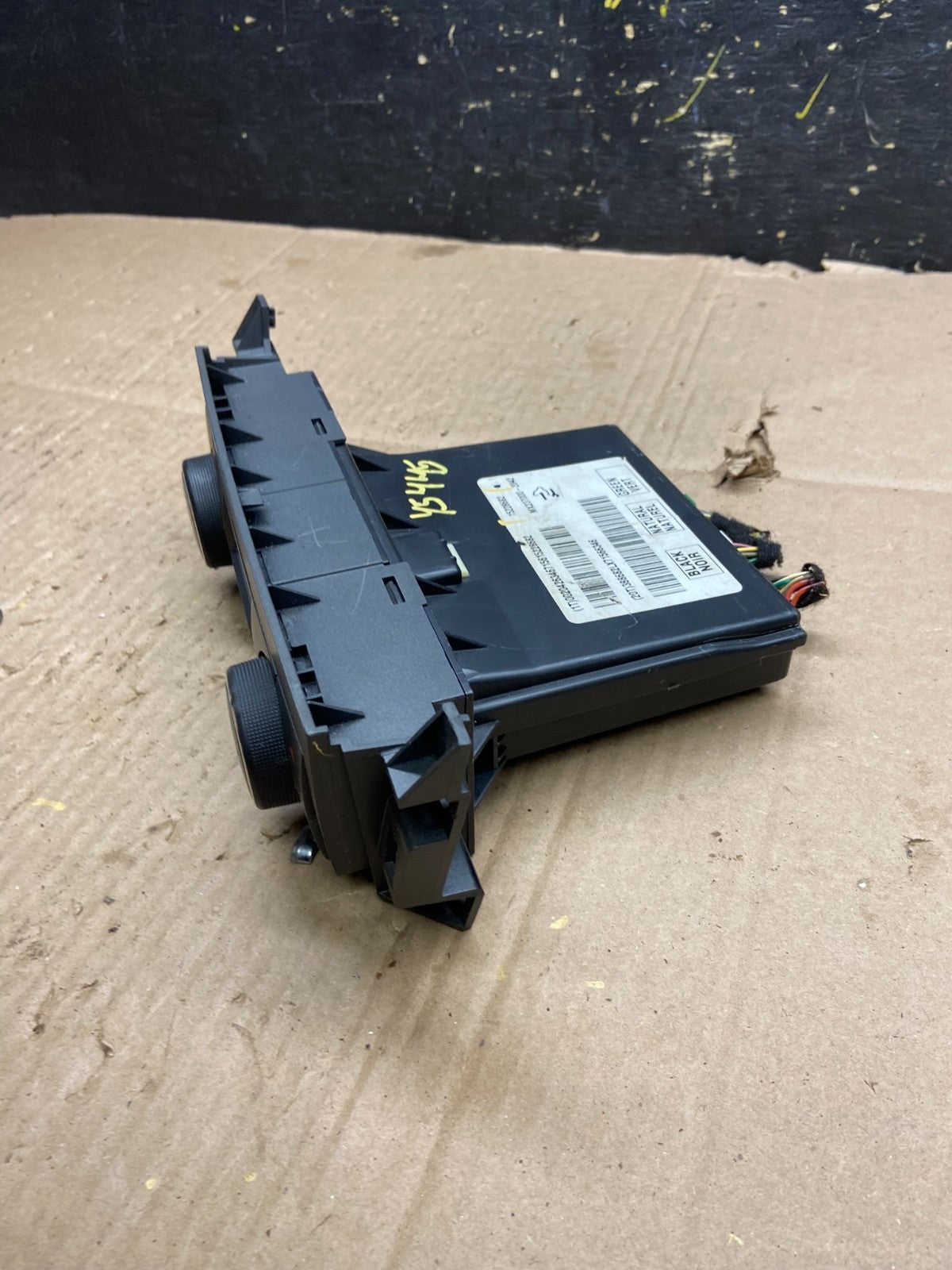 2006 to 2011 Cadillac DTS AC Heater Climate Control Panel Y5445 DG2
