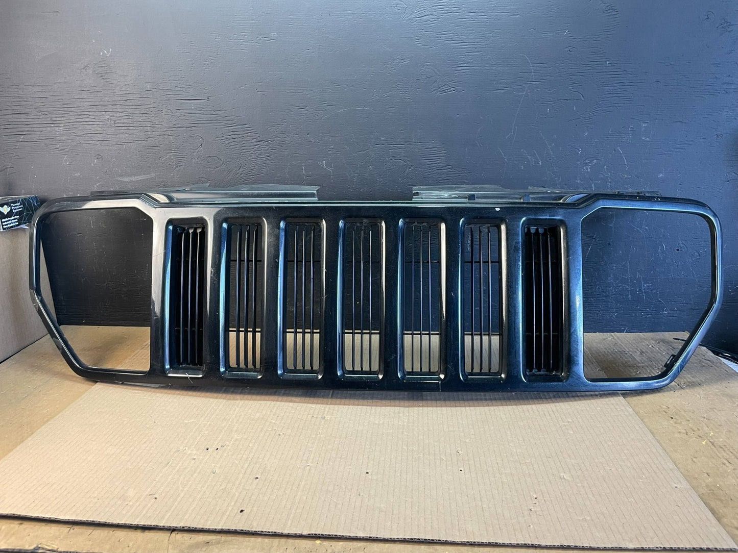 2008 2009 2010 2011 2012 Jeep Liberty Front Upper  Grill Grille OEM AC2016 DG0