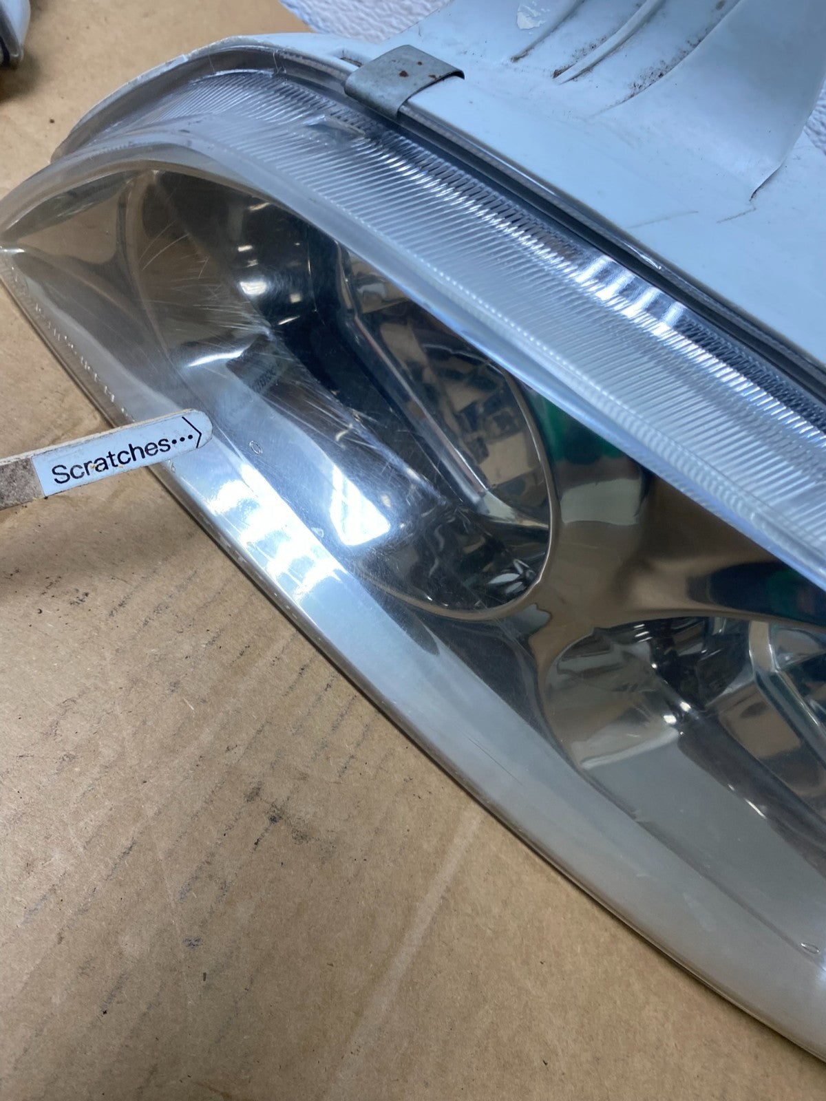 2000 to 2001 Infiniti I30 Left Right Side Headlights Halogen AC76294