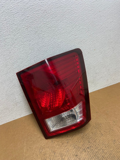 2007 to 2010 Jeep Grand Cherokee Right Passenger Tail Light AE1332 LK2
