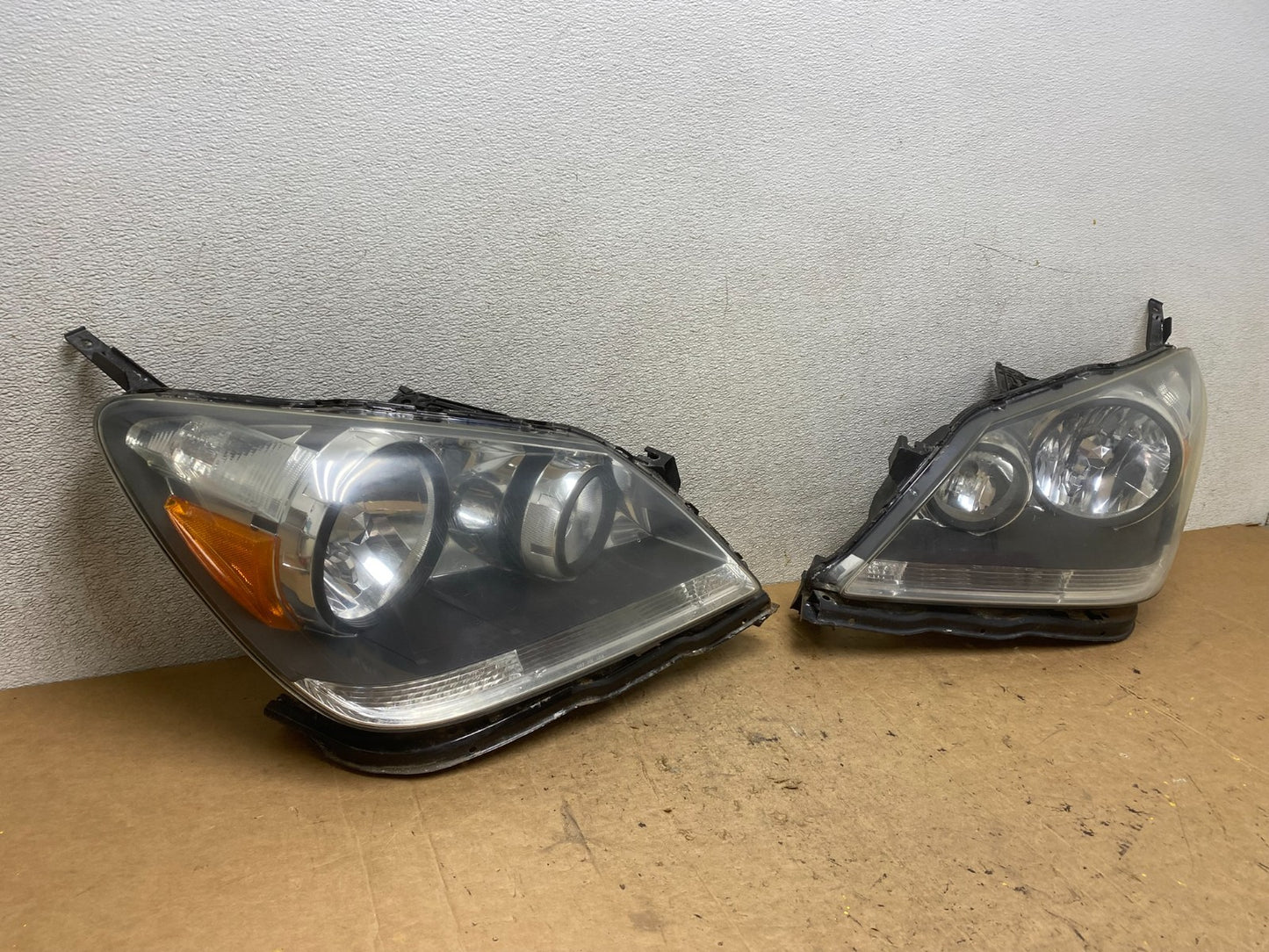 2005 2006 2007 Honda Odyssey Left+Right Set Halogen Headlights T5356 DW2