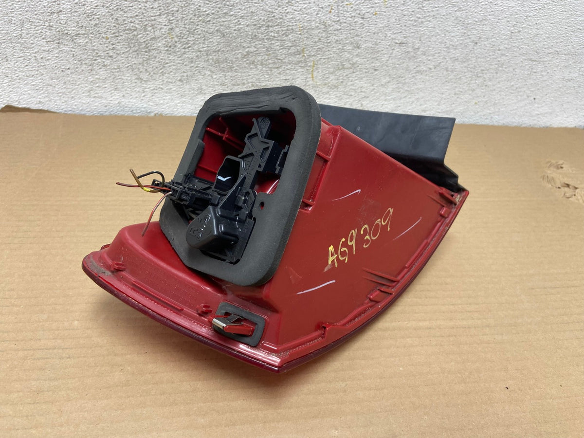 2011 to 2014 Volkswagen Jetta Right Passenger Rh Side Tail Light AG9309 LK5
