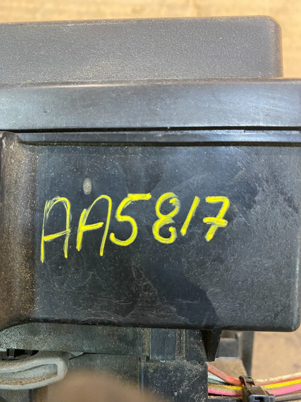 2005 Jeep Grand Cherokee Integrated Power Fuse Box Relay 04692071AB aa5817 DG7
