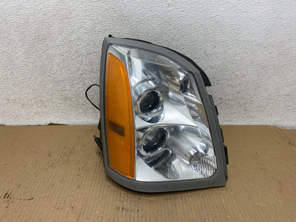 2004 to 2009 Cadillac SRX Right Passenger RH Side Xenon Headlight AH3070 DW0