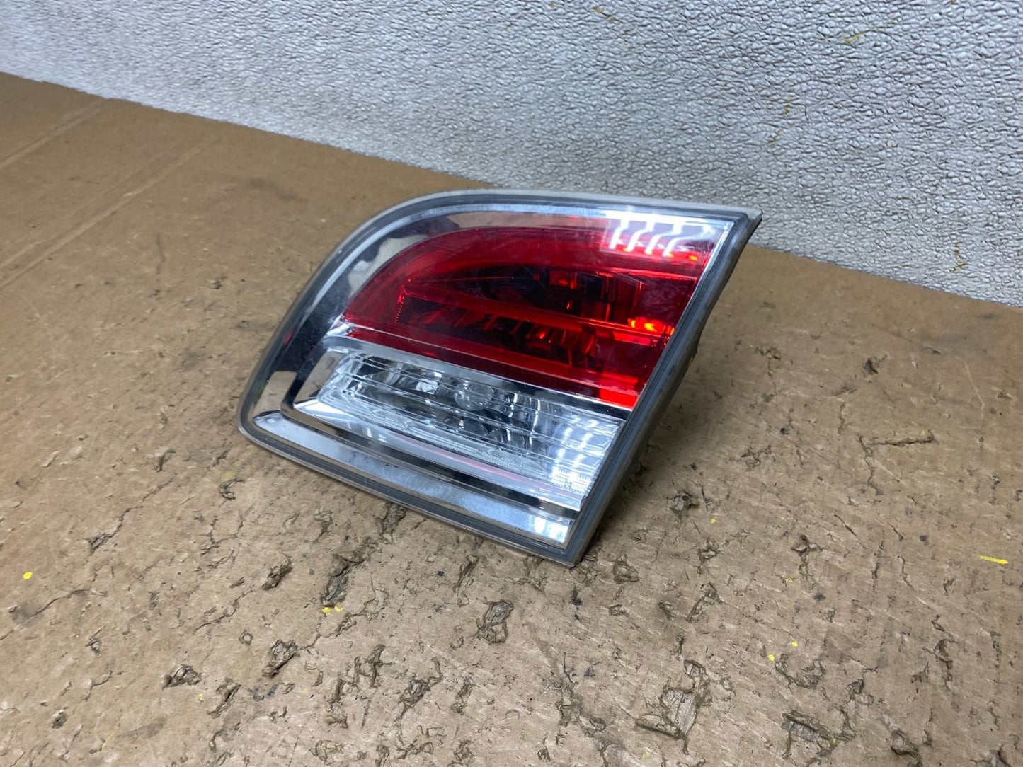 2007 2008 2009 Mazda Cx-9 Right Passenger Rh Side Inner Tail Light Oem V8501 DW1