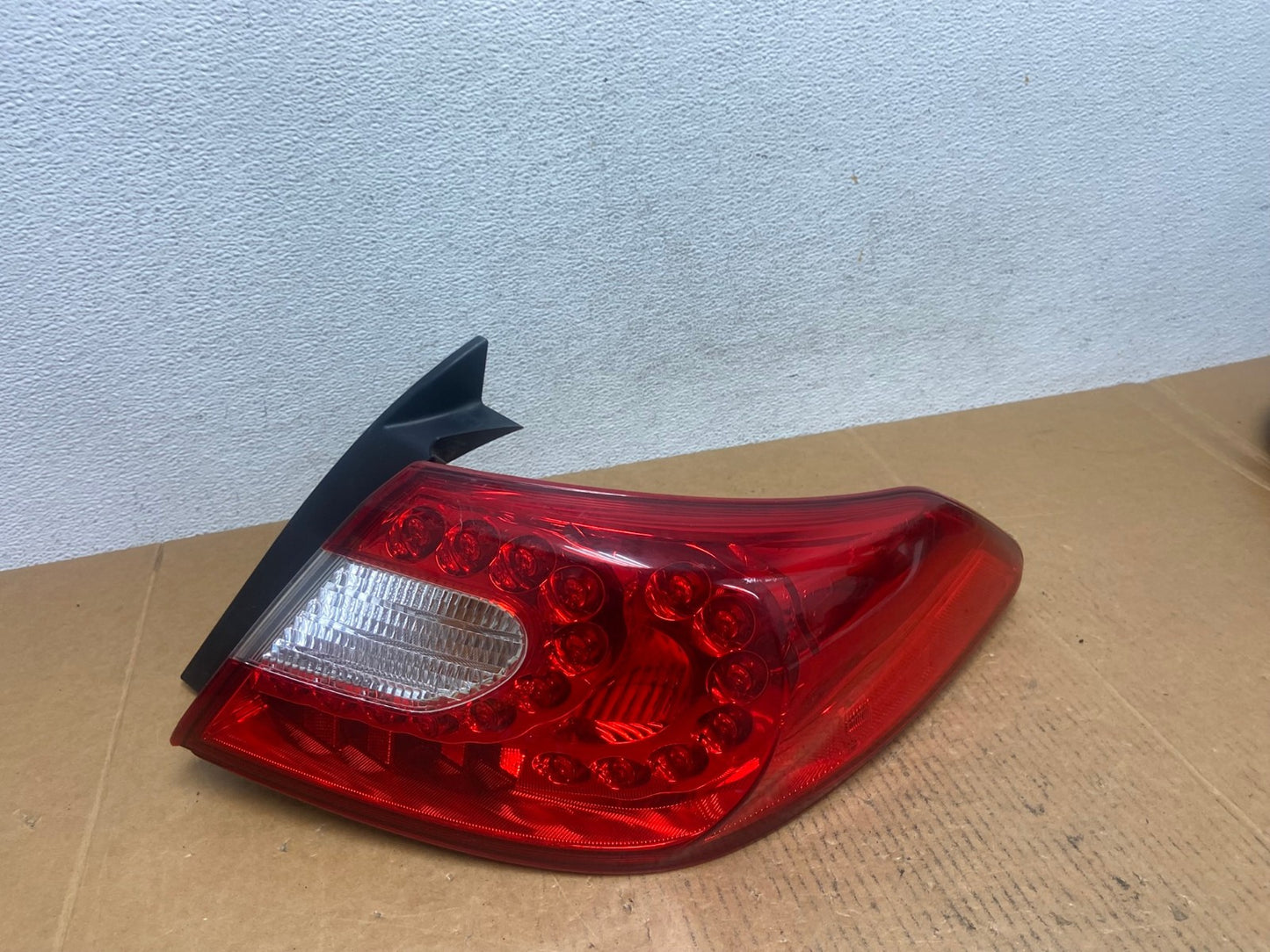 2011 2012 2013 Infiniti M37 M56 Right Passenger RH Tail Light AE0549 LK0