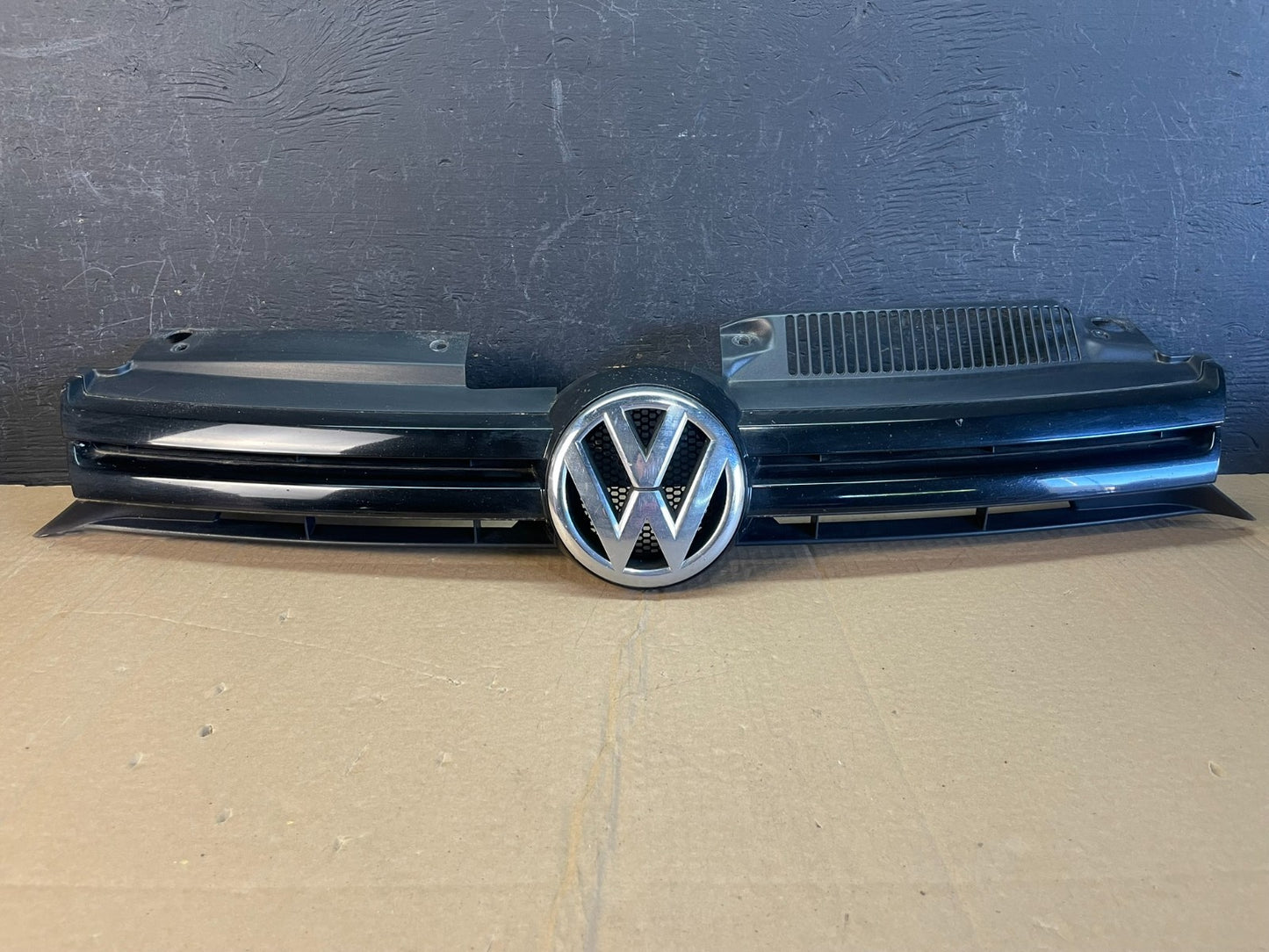 2010 to 2012 Volkswagen Golf /GTI MK6 Front Black Grille Grill ac9713 DG0