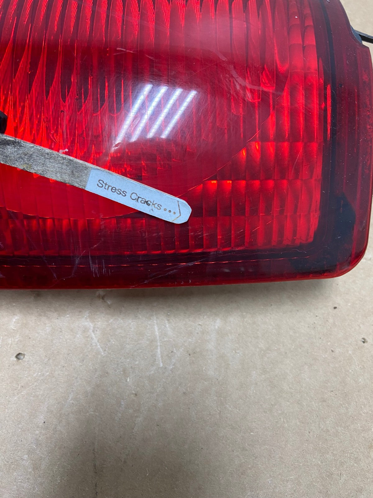 1998 to 2002 Lincoln Navigator Right Passenger RH Side Tail Light AI2594 LK4