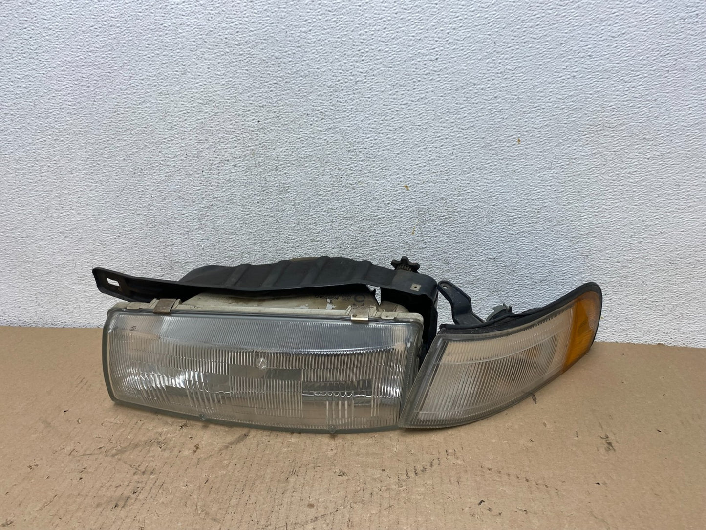 1989 to 1994 Nissan Maxima Driver Left Side Headlight AF32260