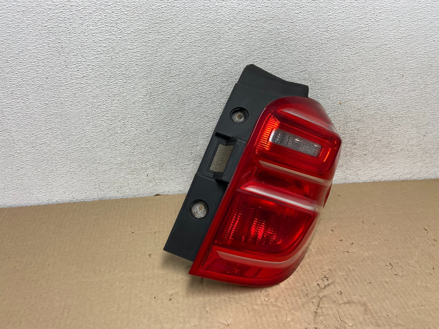 2016 to 2017 Chevrolet Equinox Right Passenger RH Side Tail Light AG5901 DW2