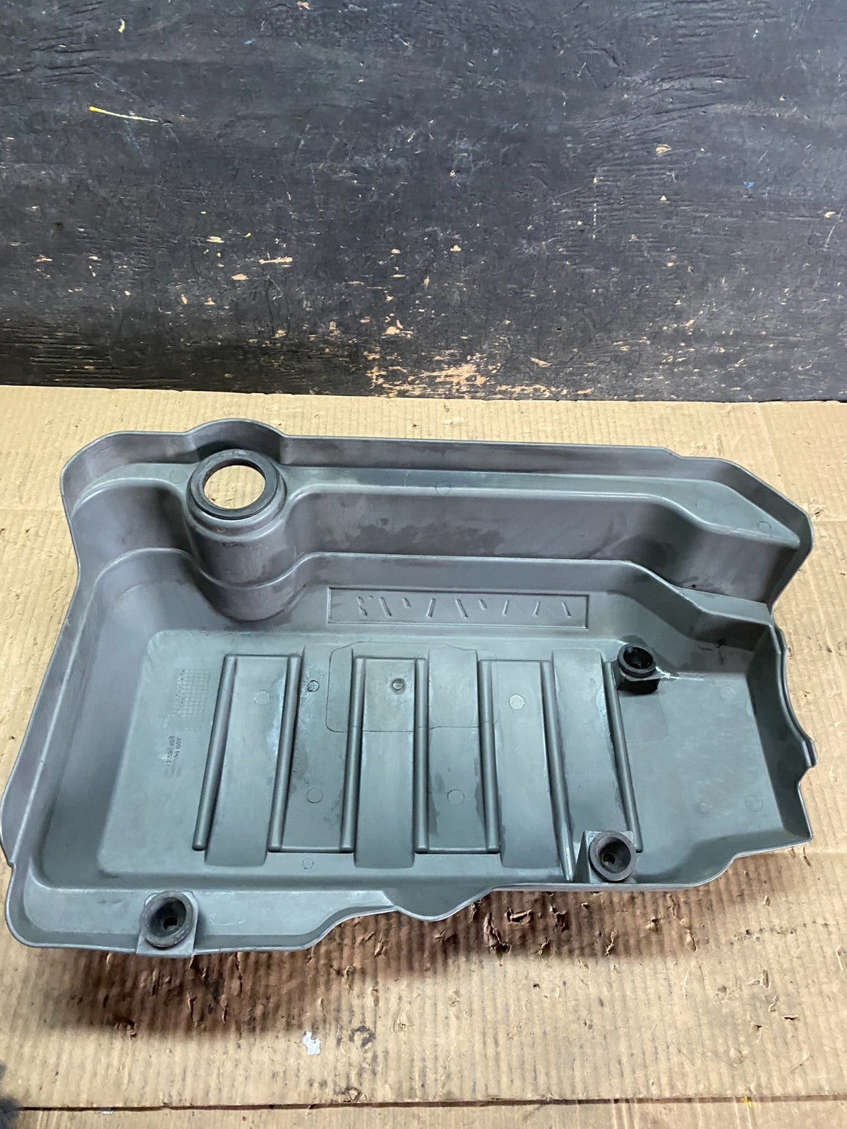 2007 to 2008 GMC Acadia 3.6L VVT Engine Cover Shield t9477 DG5